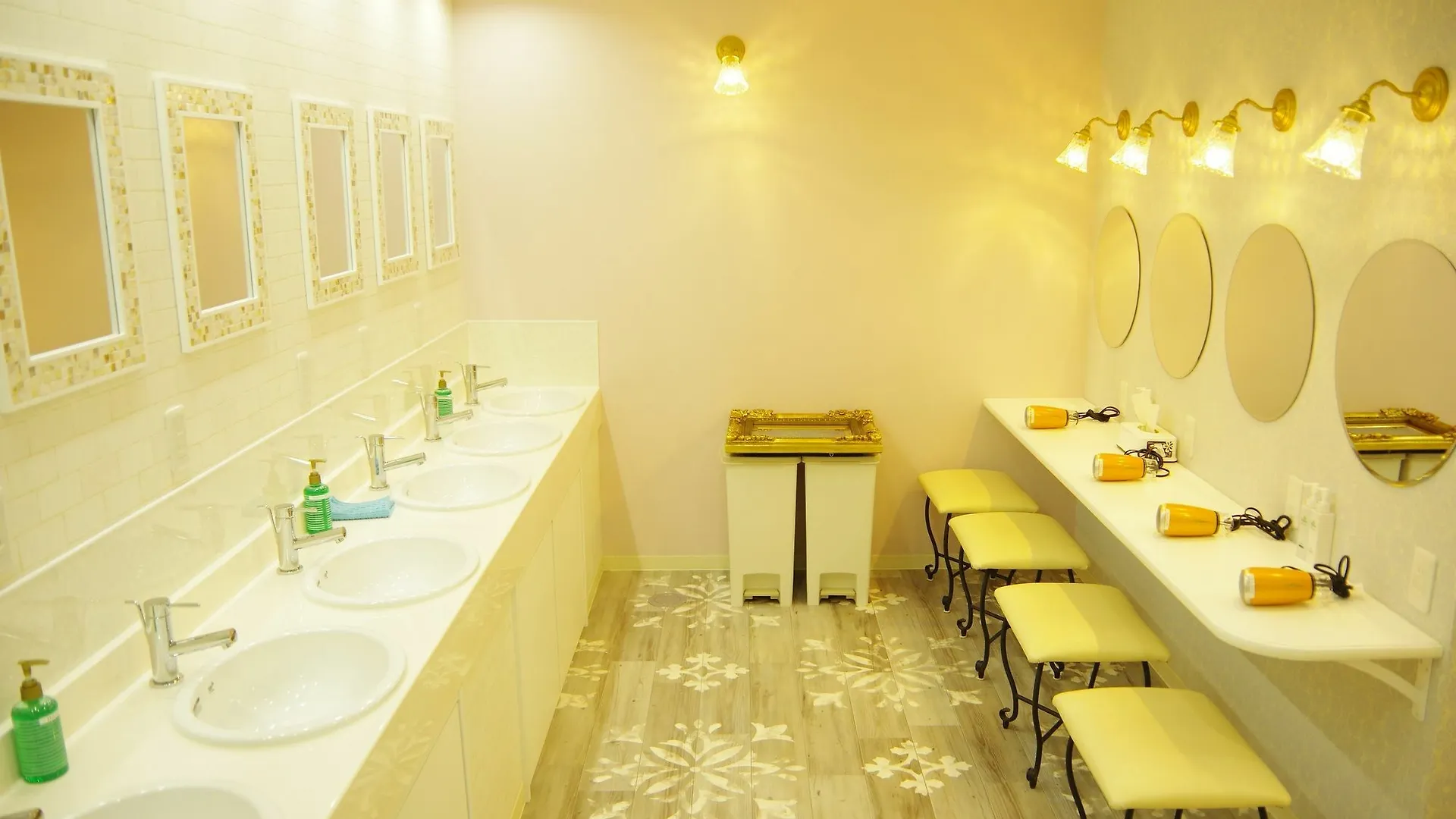 Hostel Wasabi Osaka Bed And Library