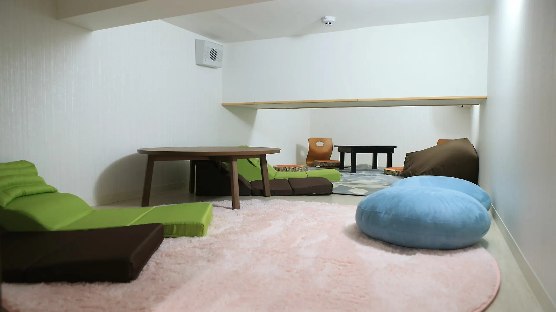 Hostel Wasabi Osaka Bed And Library