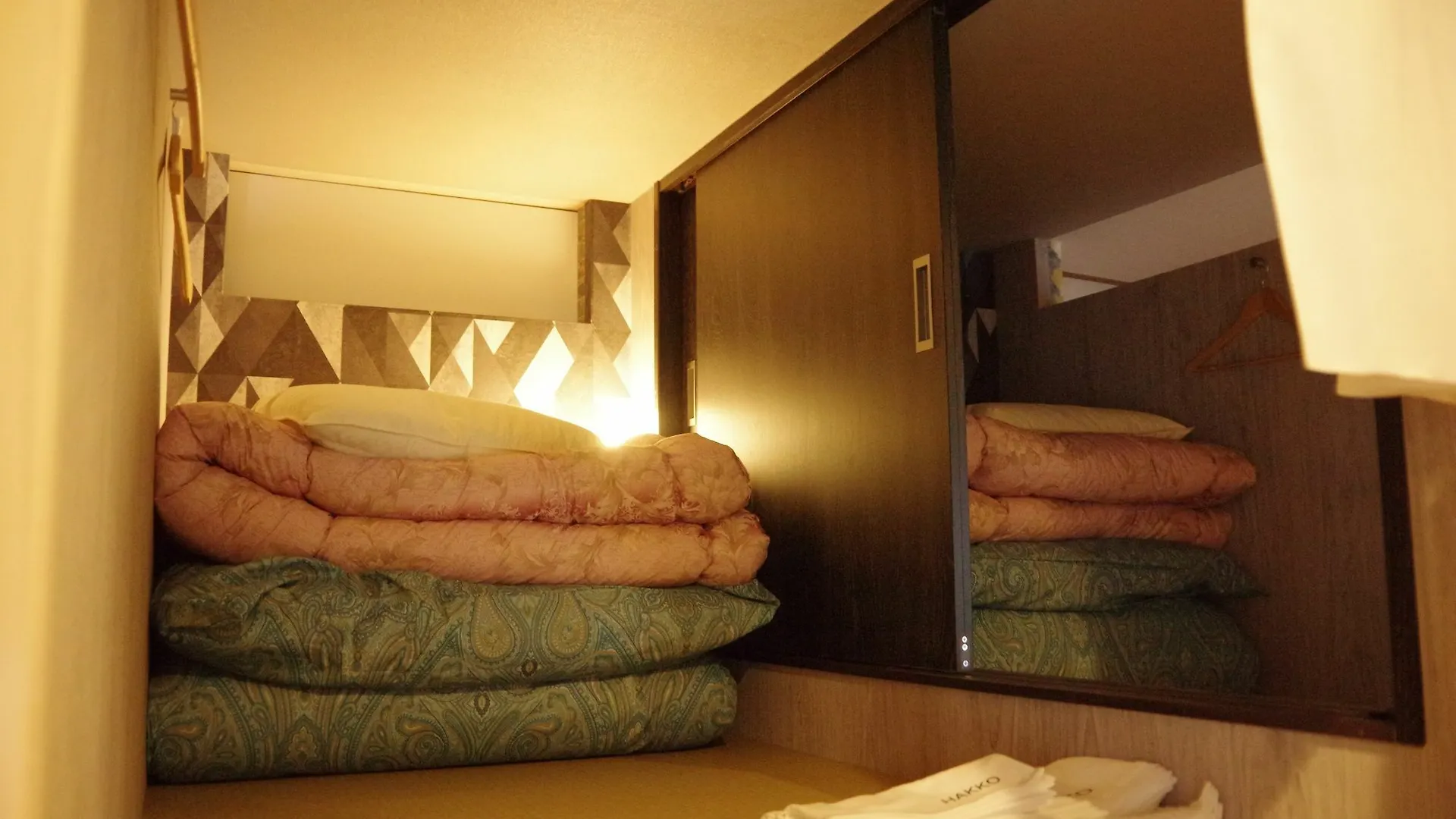 Hostel Wasabi Osaka Bed And Library